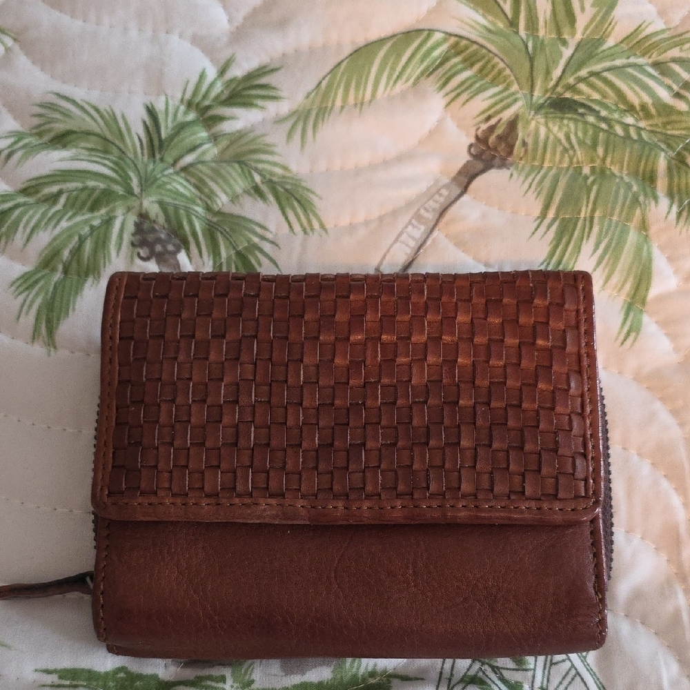 Elegant Brown Woven Leather Wallet